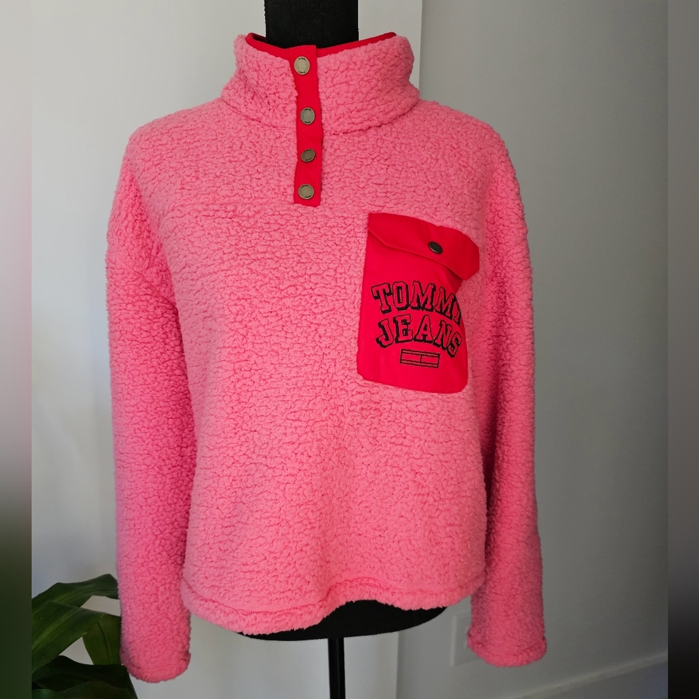 TOMMY HILFIGER women's‎ size M pink and red sherpa pullover